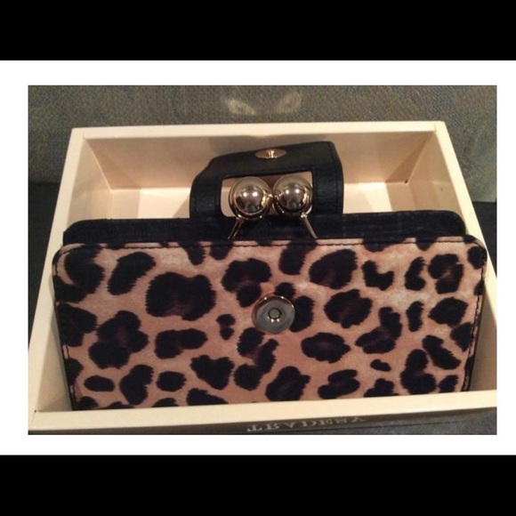 Kardashian Kollection Leopard Print Wallet​ - Picture 3 of 7